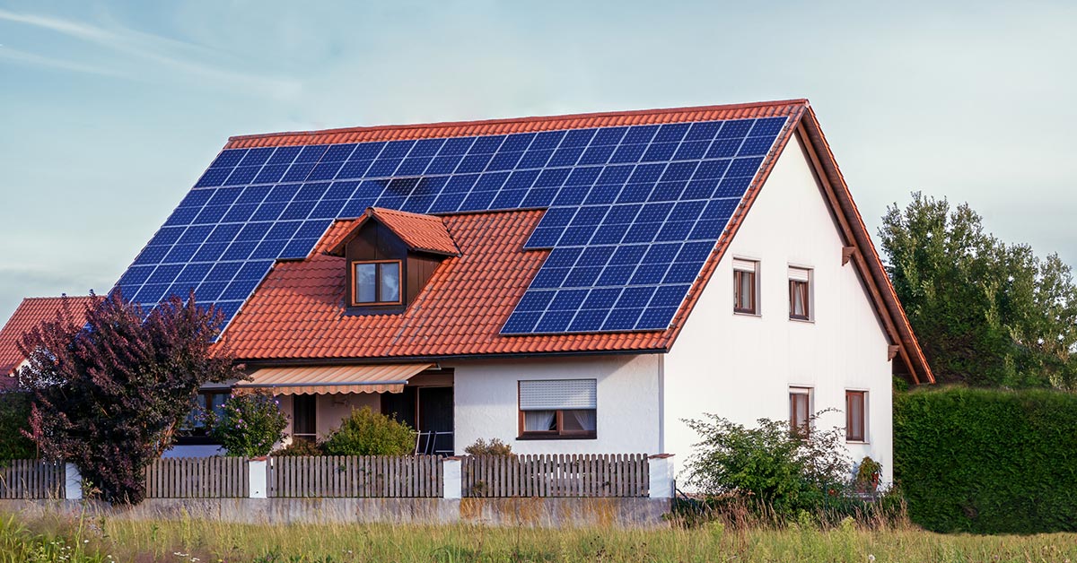 Energiecontract vergelijken met zonnepanelen en terugleverkosten