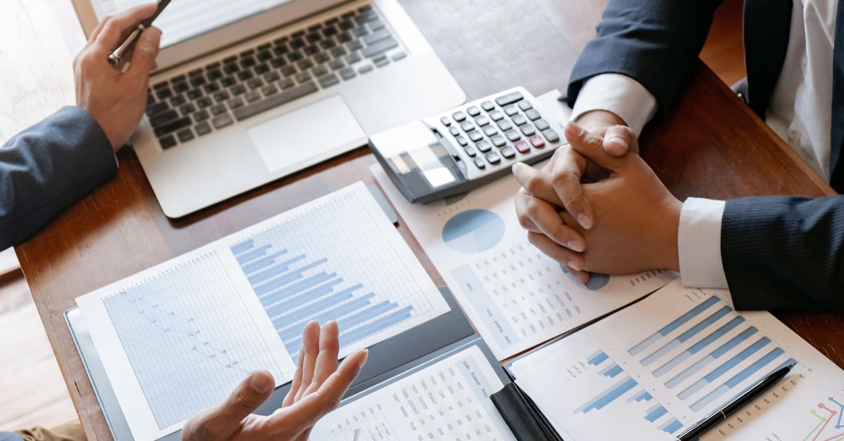 Financial lease en zakelijke lening op totale kosten vergelijken